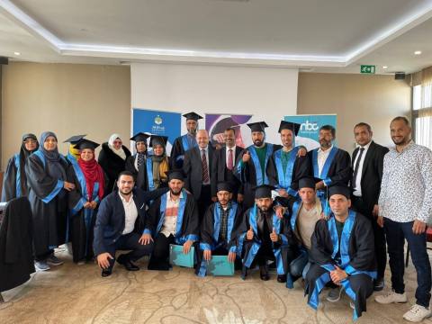 التميز في إدارة فرق العمل والتوجيه والمراقبة وإدارة الصراعات