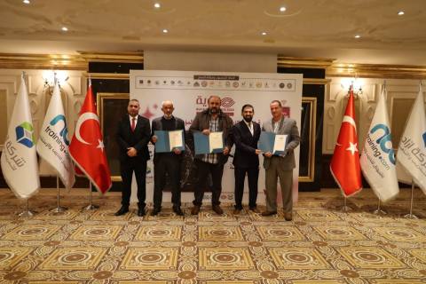 Certificate presentation at The Fifth Forum: Leading Technological Innovation to Advance Organisations — NBC Academy